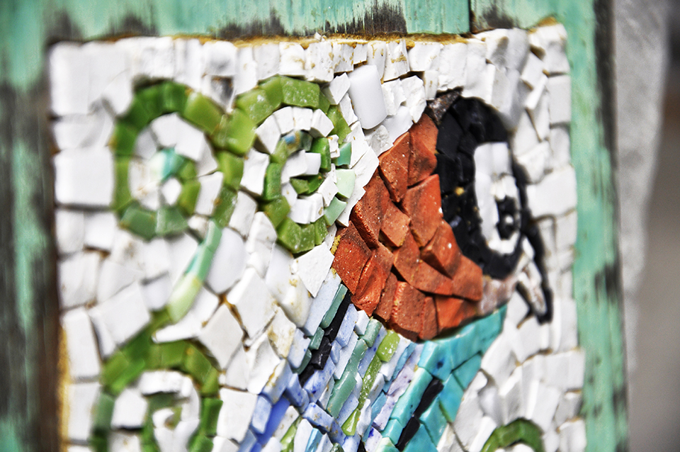 mosaic_moysa_bird_green